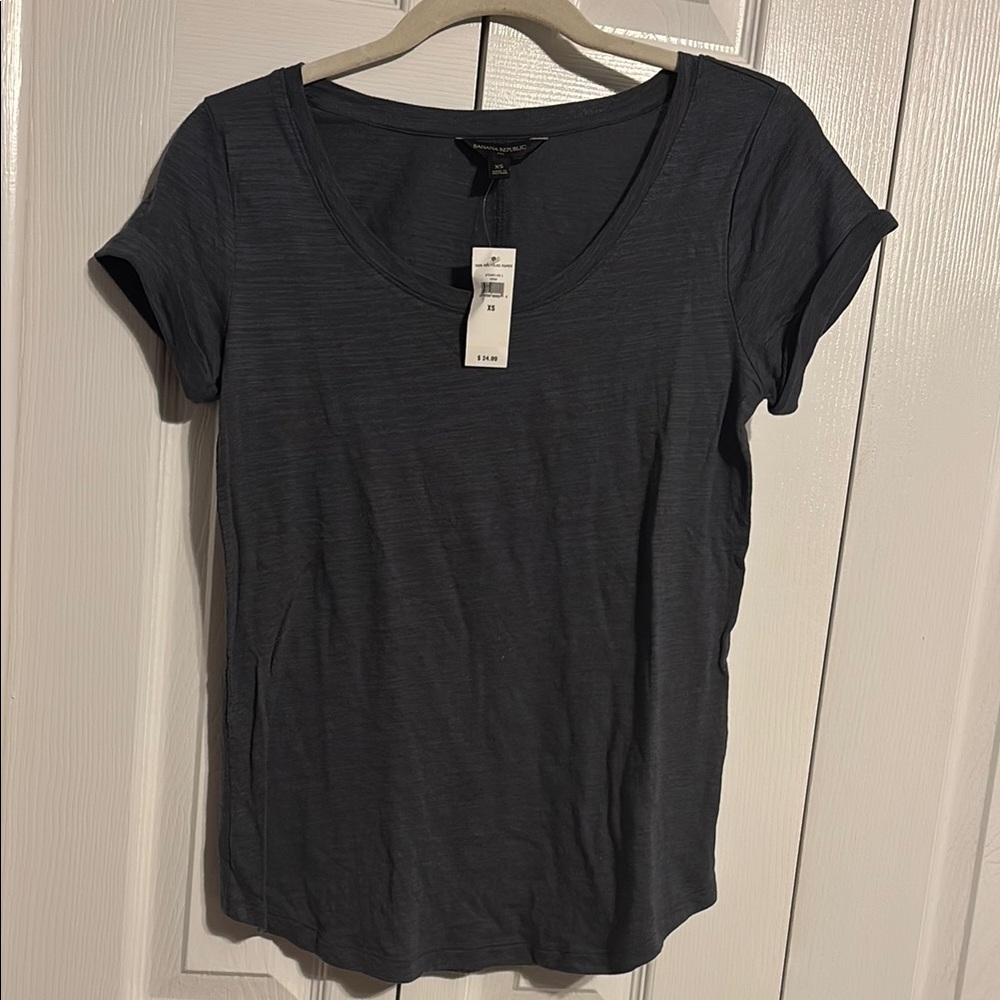 Banana Republic short sleeve grey shirt size XS  NWT